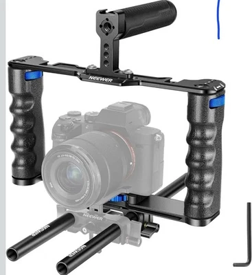NEEWER Aluminum Alloy Camera Cage，Filmmaking Rig with Top Handle for Sony - Image 1 of 4