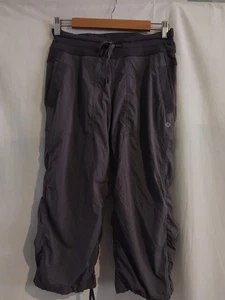 Lululemon Grey Cropped Jogger Pants Size 6 Reg - Bild 1 von 5