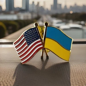 🇺🇦 / 🇺🇸 Ukraine Friendship with USA Flag Lapel Badge Pin USA / Ukraine - Picture 1 of 3