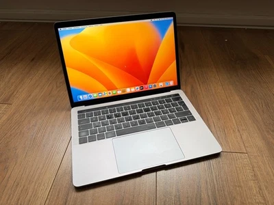 MacBook Pro 13" Retina Touchbar Intel Core i5, 16GB RAM 256 GB SSD 2017 - Bild 1 von 4