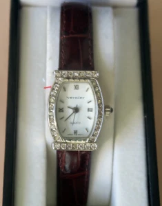 VERNIER ladies watch set. NEW, leather band, faux diamonds, elegant! - Picture 1 of 7