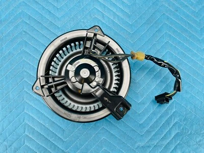 Ventilador y motor soplador de aire acondicionado Toyota Prius 2001-2009 OEM Foto 1 de 4