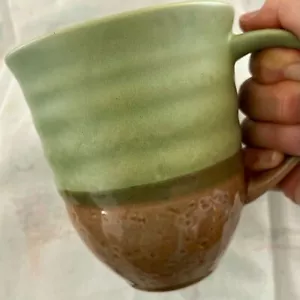 Großer Kaffeebecher Keramik Stil grün gerippt Weltmarkt - Bild 1 von 9