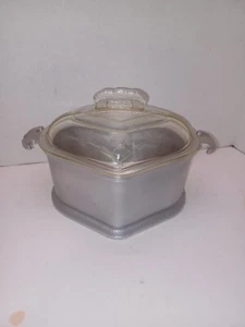 Vtg GUARDIAN SERVICE WARE 4.5" H Triangle Dutch Oven Casserole w/ Glass Lid - Picture 1 of 7