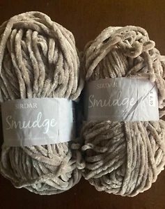 SIRDAR SMUDGE Chenille Yarn - 2 Skeins - Color #001 Plush - Beige - Picture 1 of 7