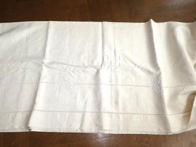 drap ancien en brodé Brodé de fleurs monogramme RR retour 70 cm  2,80 x 2,10 cm - Photo 1/4