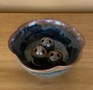 Vintage Signed Japanese Ikebana Bowl Pottery Mushroom/Toadstool Flower Frog Vase - Picture 1 of 5