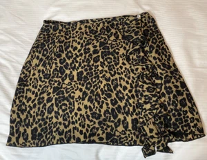 Boston Proper Skirt 100% Silk Size M Cheetah Print Button Wrap Ruffle Front - Picture 1 of 7