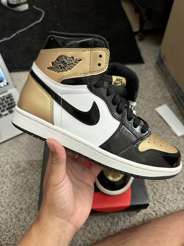 Air Jordan 1 Retro OG NRG punta alta oro nero bianco metallizzato brevetto taglia 8