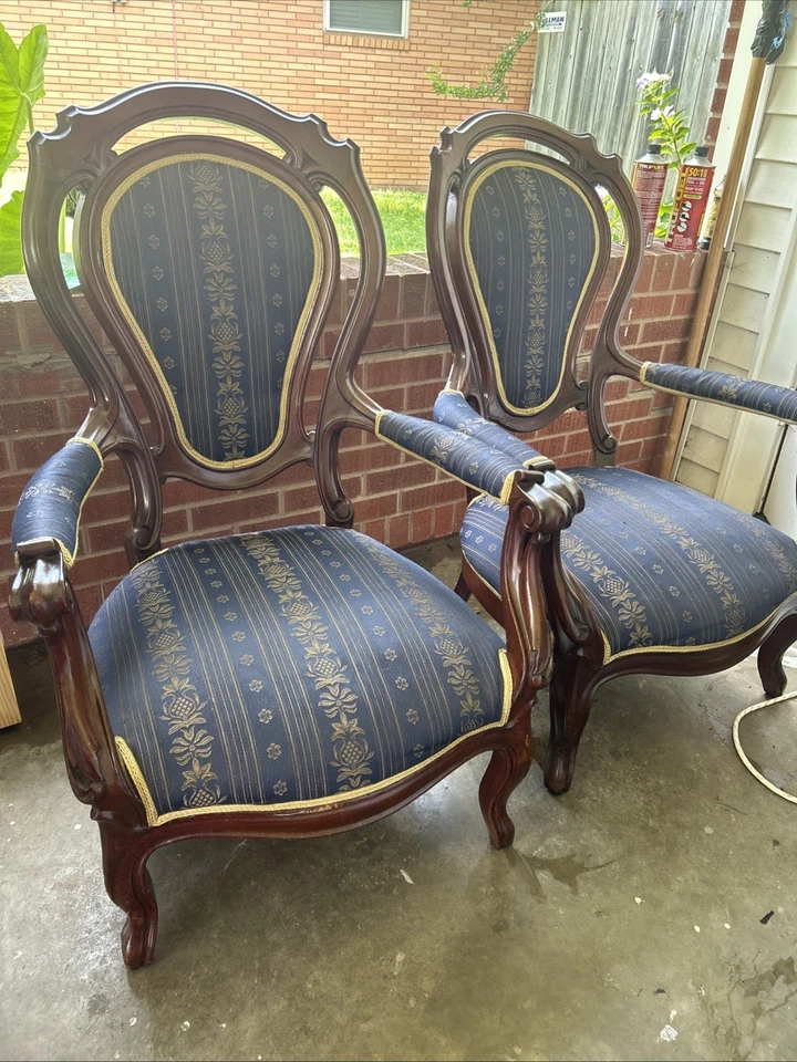 2 sillas traseras antiguas estilo globo de madera Foto 1 de 1