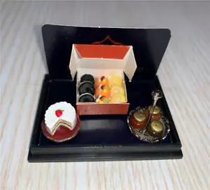 CASA DELLE BAMBOLE IN MINIATURA SCALA 1:12 REUTTER SET DESSERT FRESCHI AL FORNO - 1.788/5 - Foto 1 di 2