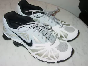 2013 Herren Nike Shox Turbo 14 weiß/schwarz/wolfgrau Laufschuhe! Größe 10 - Bild 1 von 12