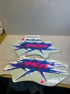 1 jeu stickers bleu dessous selle suzuki dr 350 - Picture 1 of 14