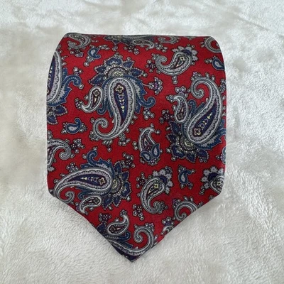 Gravata masculina Surrey de seda vermelha EUA com azul, cinza, marrom, paisley amarelo claro - Imagem 1 de 4