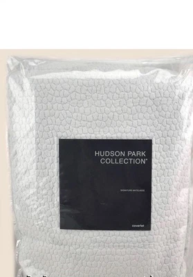 Hudson Park Collection 签名 Matelasse King Coverlet Cloud — 第 1/4 张图片
