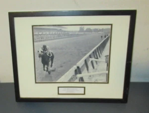 Secretariat 1973 Belmont Stakes Look Back Photo 8x10 matted Signed Ron Turcotte - Picture 1 of 5