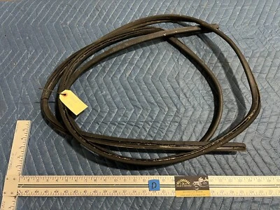 Junta protectora contra el clima sello maletero escotilla trasera Porsche 944 1983-1985 OEM #2478EM Foto 1 de 4