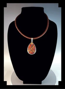 Spiny Oyster Inlay Pendant on Leather Choker - Picture 1 of 9
