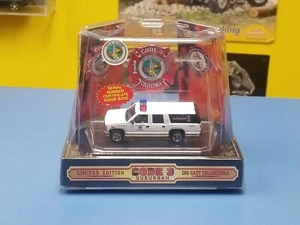 CODE 3 LAS VEGAS FIRE DEPT SUBURBAN LIMITED EDITION "PRE-OWNED" - Picture 1 of 5