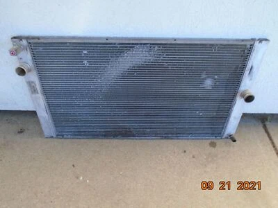 2007-2013 VOLVO C30 2.5L FWD ENGINE MOTOR AIR COOLING COOLANT RADIATOR OEM - Image 1 of 3