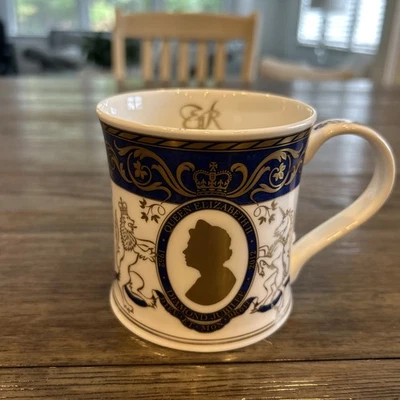 Taza de porcelana de hueso fino Dunoon Diamond Jubilee Queen Elizabeth II 60 1952 - 2012 Foto 1 de 4