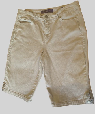 Bermuda Gloria Vanderbilt Amanda tamanho 12 bronzeada - Imagem 1 de 4