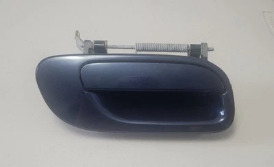 2001-2004 Volvo V70, V70 XC Right Side Front/Rear Exterior Door Handle in Blue - Image 1 of 3