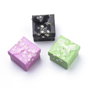 24 PIEZAS Cajas de Anillo Cuadrado de Cartón con Hilo Moño Color Mixto 5x5mm Cajas de Regalo - Imagen 1 de 3