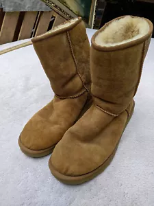 UGG Classic Short II Boot Women 11 44.5 Beige Chestnut Leather Speepskin Lined - Picture 1 of 13