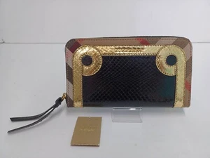 Burberry - Picture 1 of 4