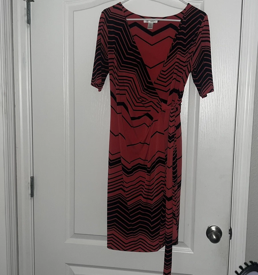 Motherhood Waist Tie Surplise Maternity Dress Coral/navy Size Small - Image 1 of 4