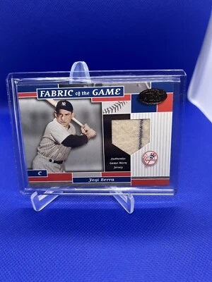 Camiseta deportiva 2002 Leaf Certified Fabric Of The Game Yogi Berra usada en juegos/5 rayas! Foto 1 de 2