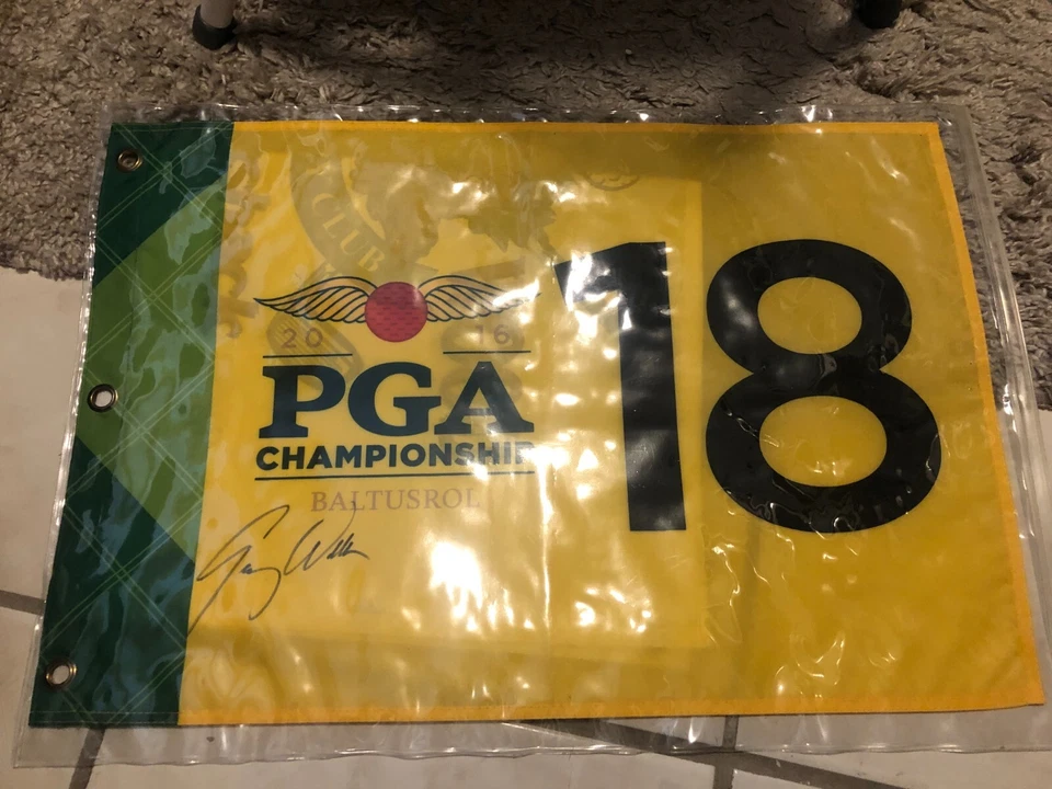 Bandera ganadora del torneo del campeonato de la PGA 2016 firmada por Jimmy Walker  Foto 1 de 1