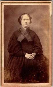 Subdued Woman, Civil War Era Fashion, c1860s, CDV Photo, #4249 - Picture 1 of 2
