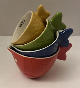 Juego de 4 tazas medidoras de pescado Pier 1 Imports  - Imagen 1 de 6
