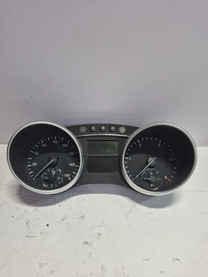 07-09 Velocímetro Cuadro de instrumentos diésel Mercedes W164 ML320 GL320 OEM Foto 1 de 4