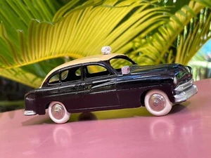Dinky Toys 24XT FORD Vedette Taxi très très proche du NEUF ! ... la vraie ! - Imagen 1 de 23