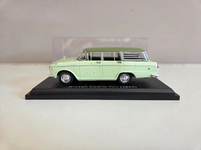 Hachette Norev 1/43 Nissan Cedric Van - 2 toni verde - 1964 - Immagine 1 di 4
