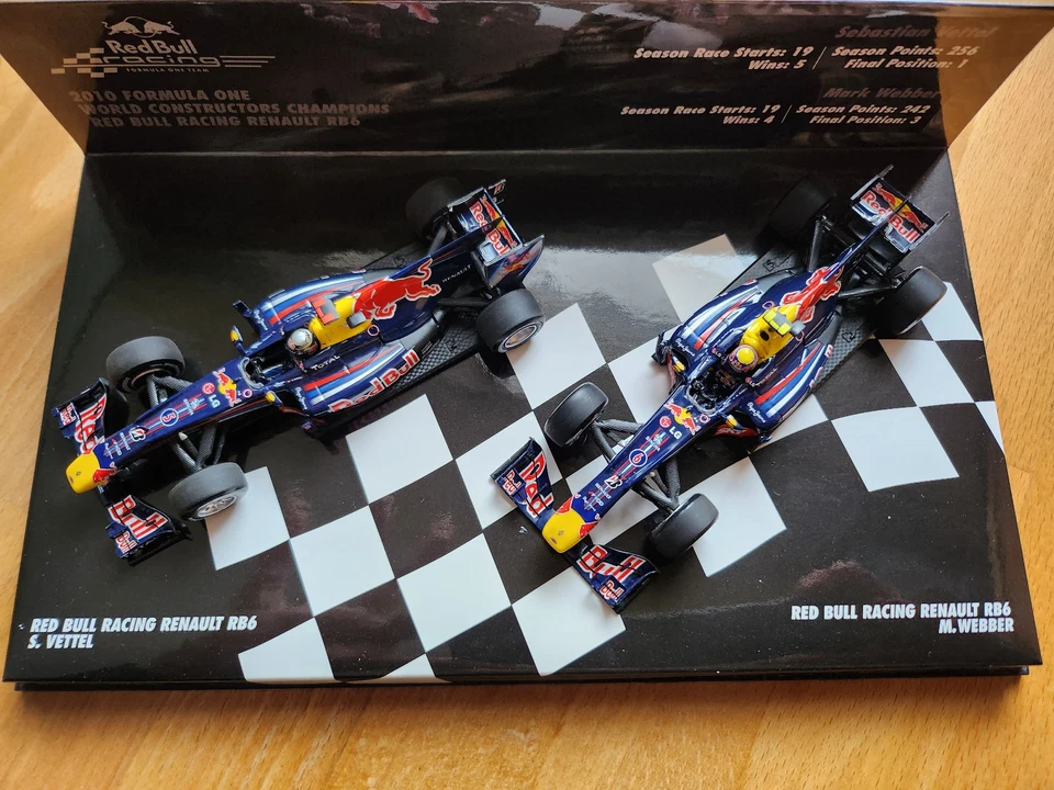 Set- 2 Red Bull RB6-S.Vettel und M.Webber 2010 Minichamps 1:43- Limited Edition - Bild 1 von 4