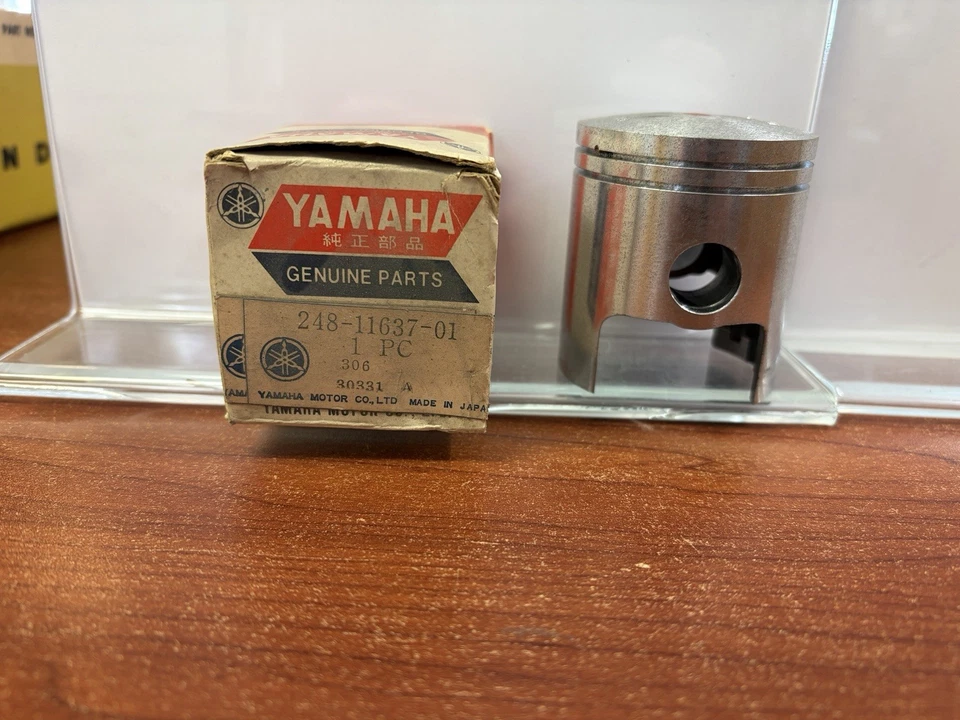 NUEVO COMO NUEVO ORIGINAL YAMAHA AT1 OEM PISTÓN 3ER GRAN TAMAÑO 0,75 MM 248-11637-01-00 Foto 1 de 1