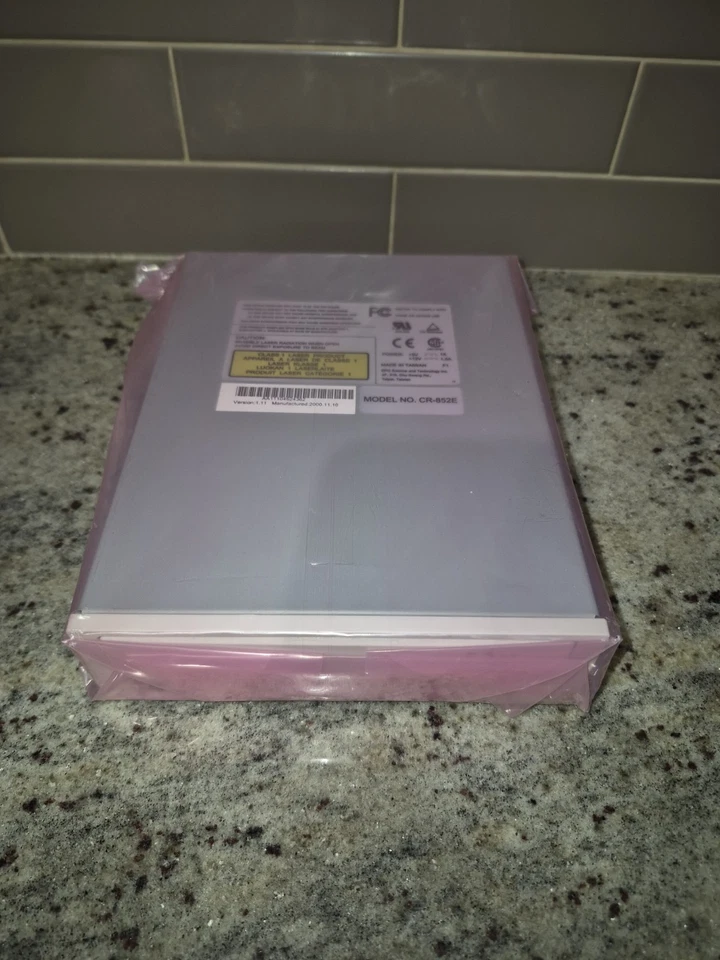 NEW EPO CR-852E 52X IDE CD-ROM Drive – NOS 2000 – Model CR-852E – Vintage PC... - Image 1 of 4