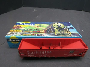 OLD HO ATHEARN R/R TRAIN IN MINIATUR BURLINGTON # 1754FREIGHT CAR MODEL - Picture 1 of 2