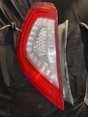Luz trasera LED exterior OEM | 2013 -- 2016 Lincoln MKS (izquierda/conductor) #DA53-13B505 Foto 1 de 2