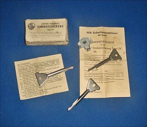 Original DDR Einbausicherung von -" FRIPA "- Type 1N - mit Verp. /BPZ /3x Schlü. - Bild 1 von 8