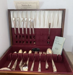 Juego de 43 piezas de cubiertos vintage Oneida Nobility Plate Caprice con estuche de madera - Imagen 1 de 15