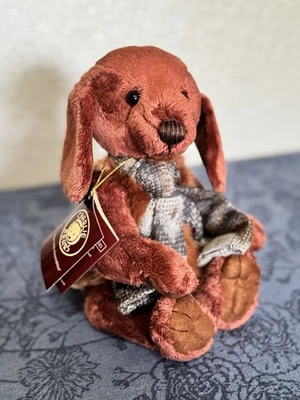 Peluche Charlie Bears Duffle Puppy Dog - Retirado 12"" - Nuevo con etiquetas (NUEVO CON ETIQUETAS) - Raro Foto 1 de 4