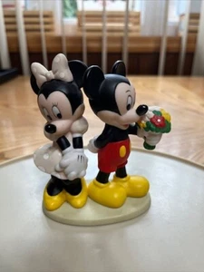 VINTAGE DISNEY PARKS MICKEY UND MINNIE MOUSE LIEBE UND ROMANTIK FIGUR - Bild 1 von 6