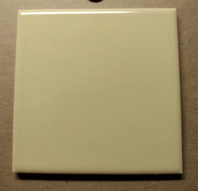 1 плитка фут Florida USA 4-3/8 дюйма 1970-е глянцевая пастель для сбора урожая желтая керамическая настенная винтажная - Изображение 1 из 4