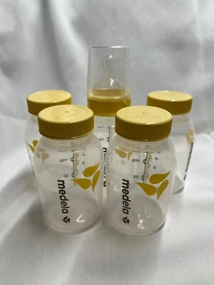 Cinco biberones de almacenamiento de leche materna Medela Foto 1 de 2