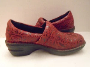 Born B.O.C. Womens Peggy Red Leather Clogs Nursing Shoes Size 8 - Picture 1 of 8